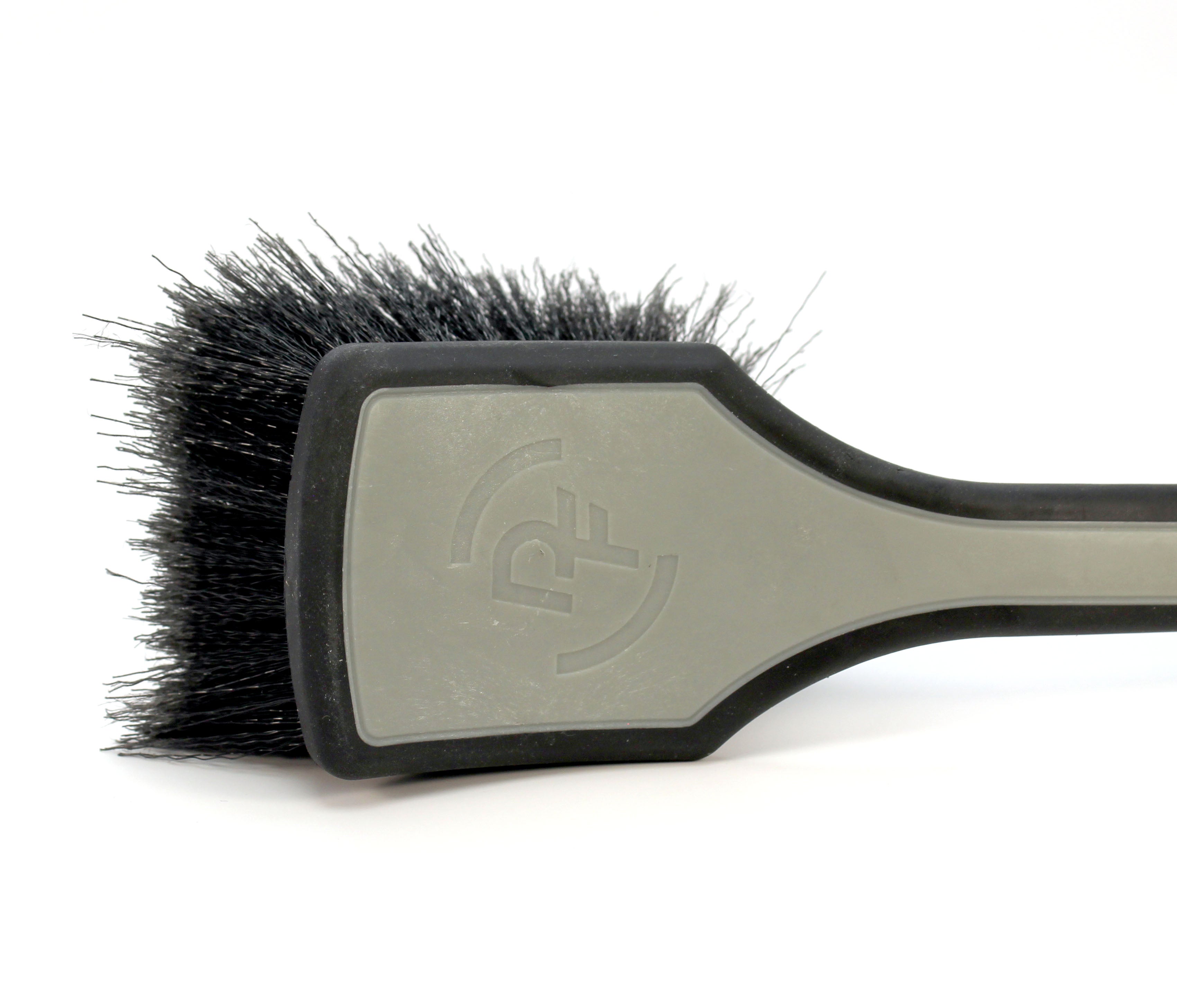 detail-factory-progrip-fender-well-brush-brosse-gris-passage-roue image 4