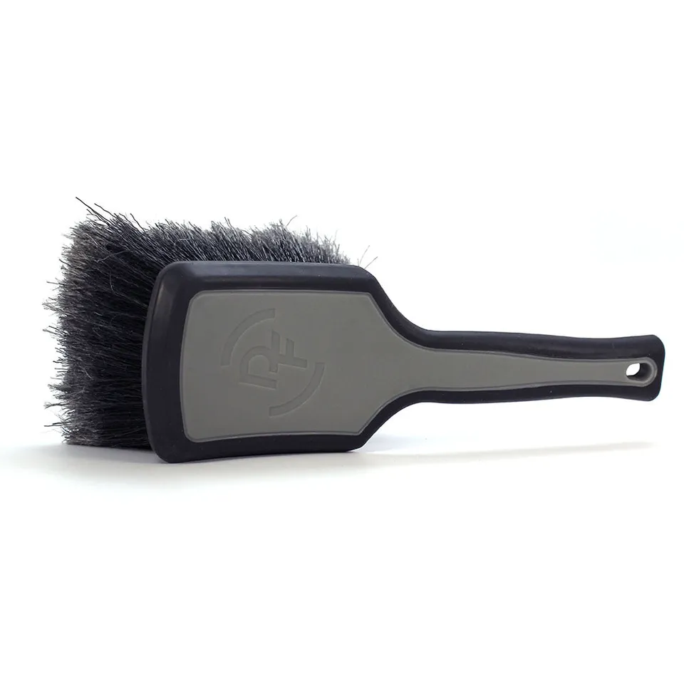 detail-factory-progrip-brosse-jante-gris-embouts-doux image 1
