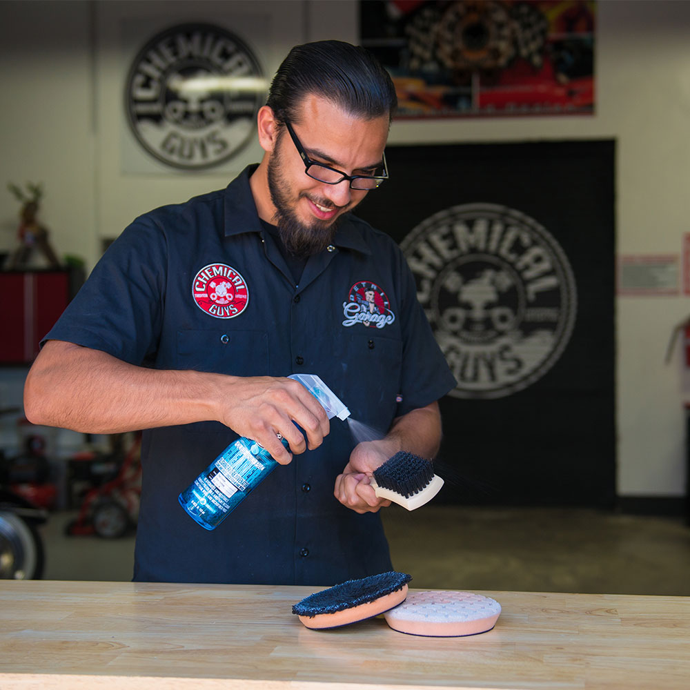 chemical-guys-exterior-polish-polishing-pad-cleaner-nettoyant-pad-16-oz image 3