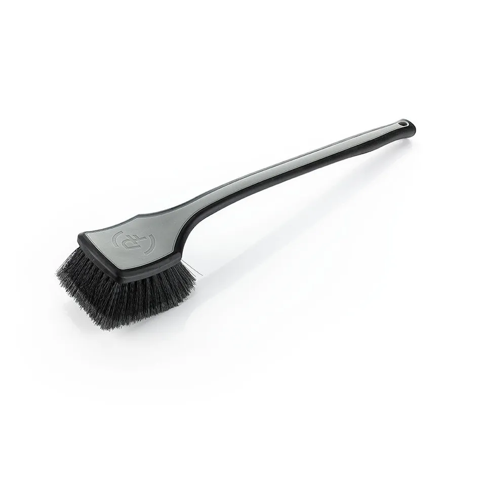 detail-factory-progrip-fender-well-brush-brosse-gris-passage-roue image 1