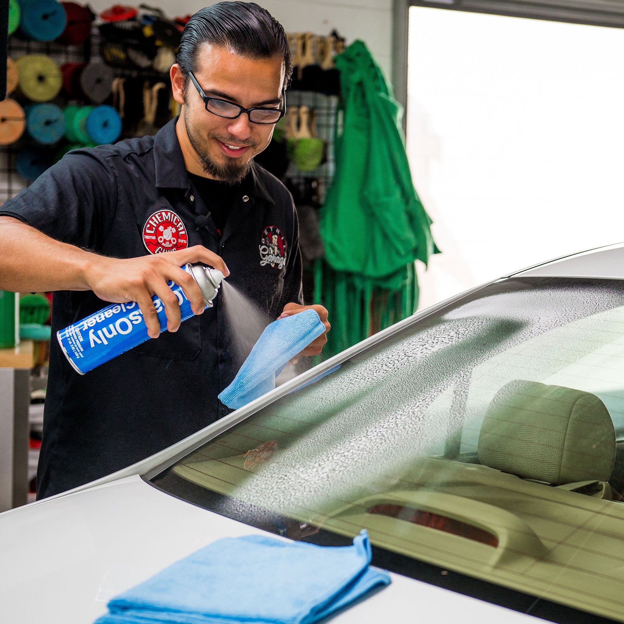chemical-guys-glass-only-spray-mousse-nettoyant-vitre-voiture image 7