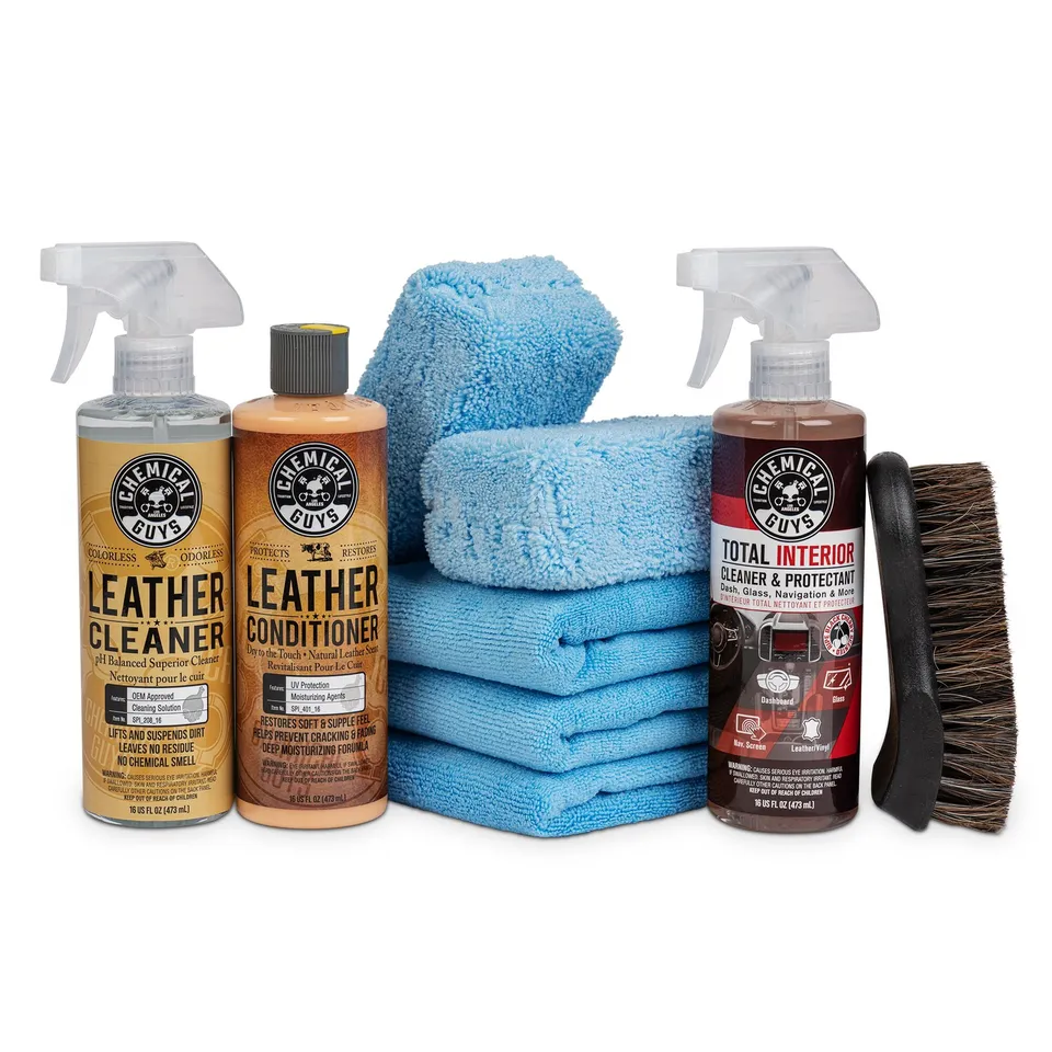 chemical-guys-leather-fabric-kit-nettoyant-cuir-et-tissu-voiture image 1