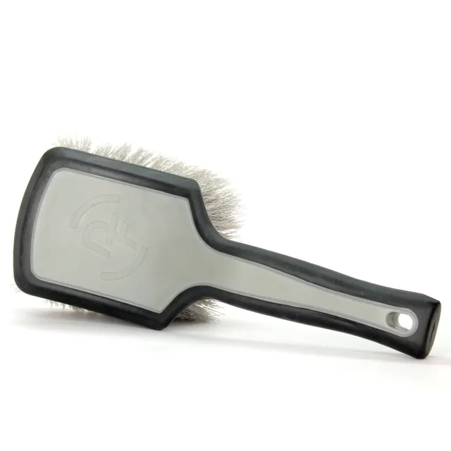 detail-factory-progrip-xl-brosse-pneu-gris-poils-durs image 1